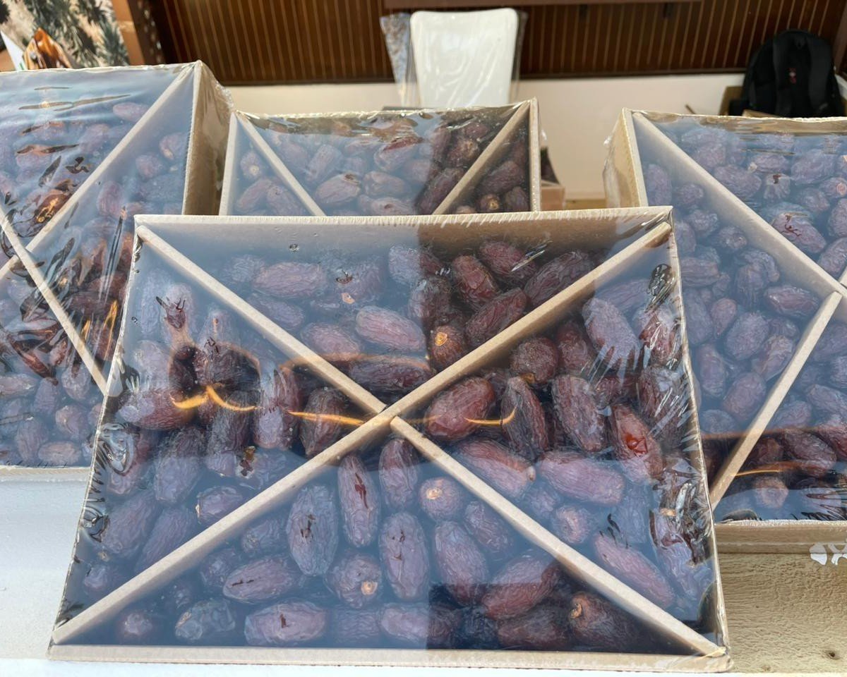 service-1 1 medjool dates